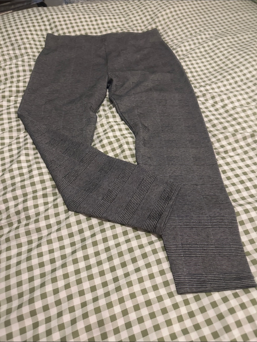 Ann Taylor Black and Gray Plaid Women’s leggings